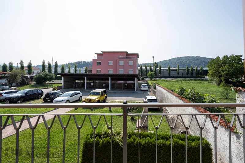 ELEGANTE DUPLEX 2.5 LOCALI IN CORTE CARATTERISTICA TICINESE (17)