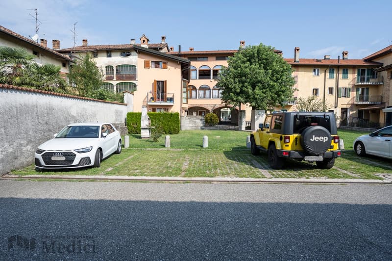 ELEGANTE DUPLEX 2.5 LOCALI IN CORTE CARATTERISTICA TICINESE (18)