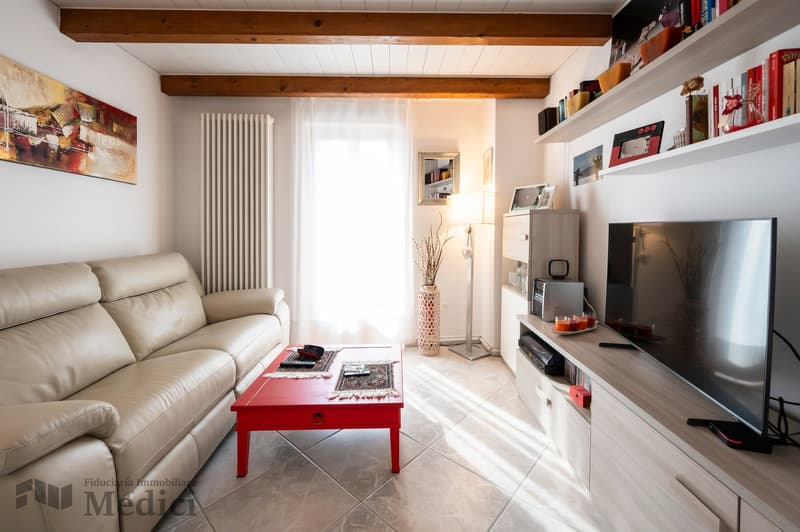 ELEGANTE DUPLEX 2.5 LOCALI IN CORTE CARATTERISTICA TICINESE (7)