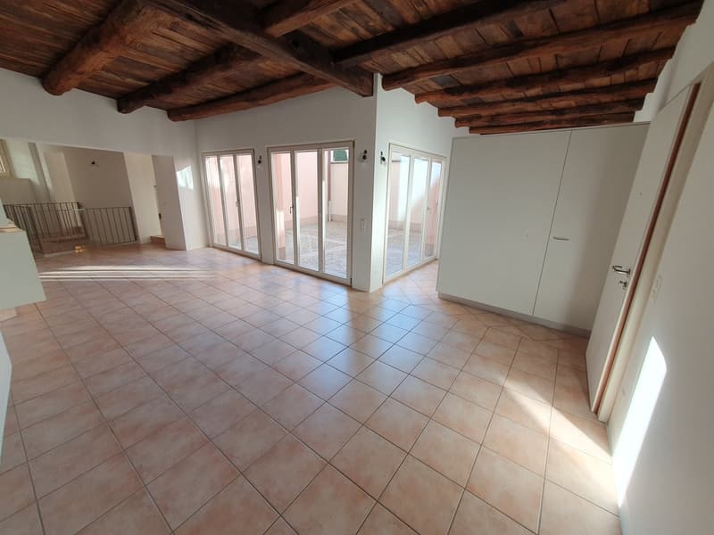 MODERNO ED ELEGANTE 3.5 LOCALI ALTO STANDING (1)