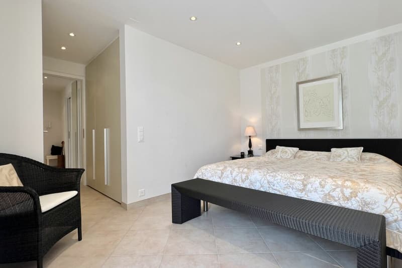 Charme di un appartamento di 3,5 locali con vista parziale sul lago e piscina coperta comune (32)