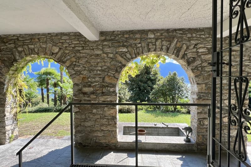 Maison de maître avec grand jardin et vue sur le lac à 180° (53)
