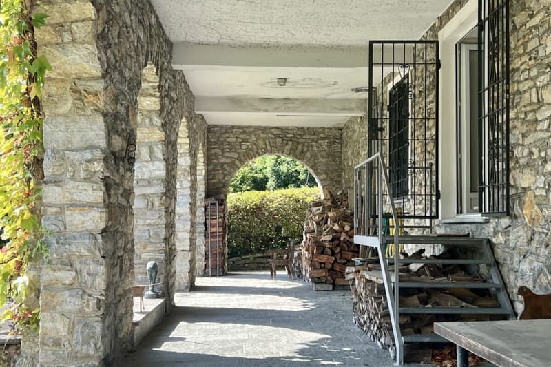 Maison de maître avec grand jardin et vue sur le lac à 180° (52)