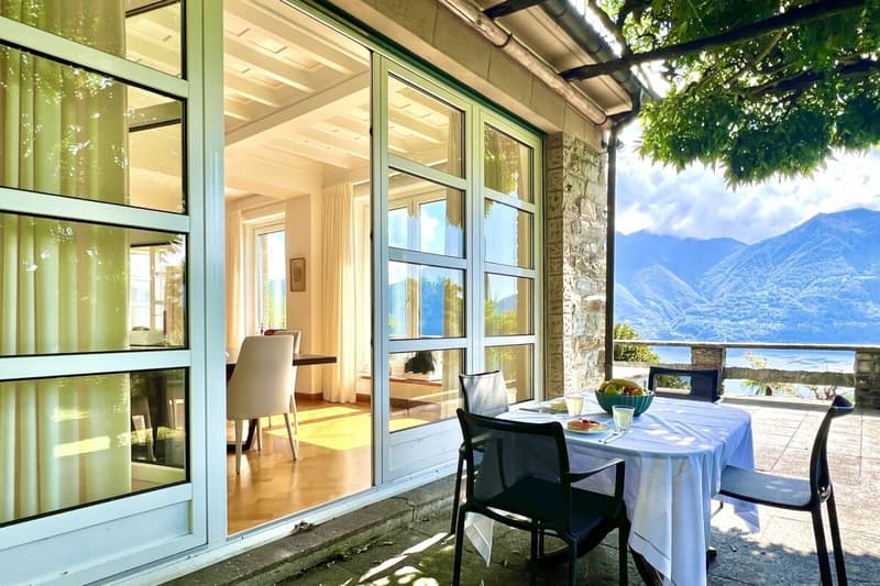 Maison de maître avec grand jardin et vue sur le lac à 180° (10)