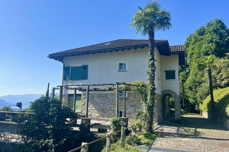 Maison de maître avec grand jardin et vue sur le lac à 180° (58)