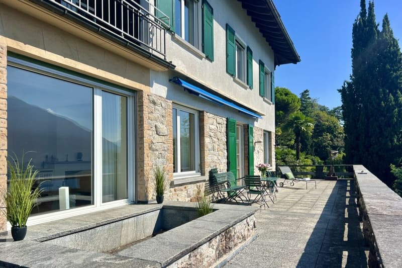 Maison de maître avec grand jardin et vue sur le lac à 180° (44)