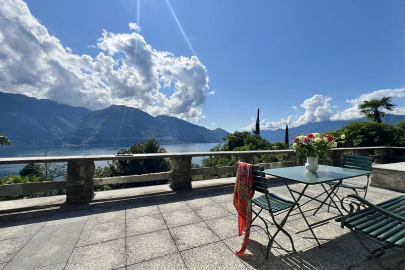 Maison de maître avec grand jardin et vue sur le lac à 180° (13)
