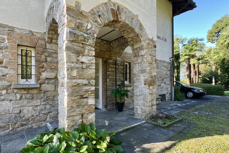 Maison de maître avec grand jardin et vue sur le lac à 180° (45)