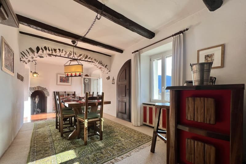 "Casa Castello" - A historic home for people looking for something special !!! (10)