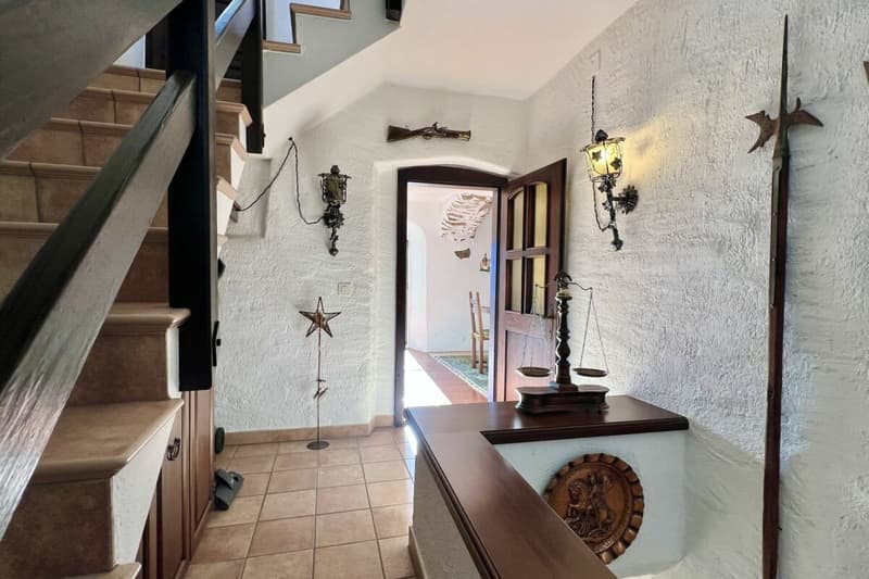 "Casa Castello" - A historic home for people looking for something special !!! (55)