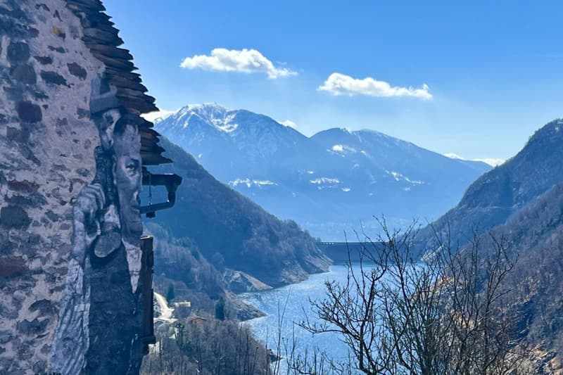 Charmantes Rustico mit grossem Grundstück und schöner Seesicht (2)