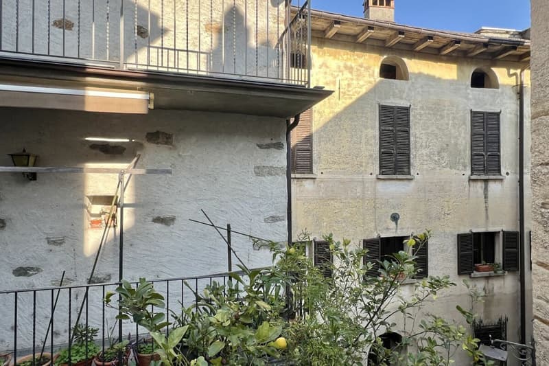 Charmante Ferienwohnung im Herzen von Ronco s. Ascona mit Balkon (15)
