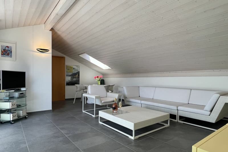 TOP LAGE mit 180° Seesicht - Exklusive Wohnung mit separatem Gästebereich und Gemeinschaftspool (40)