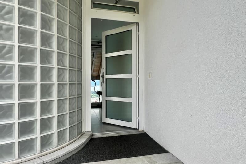 TOP LAGE mit 180° Seesicht - Exklusive Wohnung mit separatem Gästebereich und Gemeinschaftspool (43)