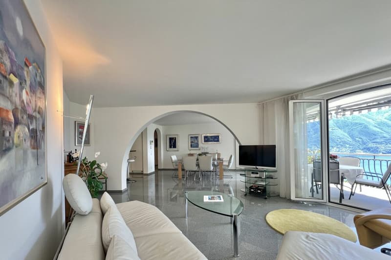 TOP LAGE mit 180° Seesicht - Exklusive Wohnung mit separatem Gästebereich und Gemeinschaftspool (3)
