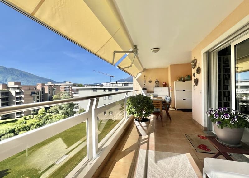 Grosszügige 4,5 Zimmerwohnung mit Balkon in toller Ruhelage von Minusio (7)