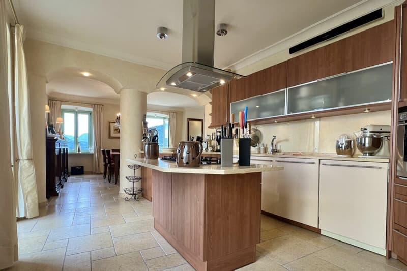 ITALY / Lake di Lugano - Two-bedroom duplex residence with panoramic views over Lake Lugano (22)