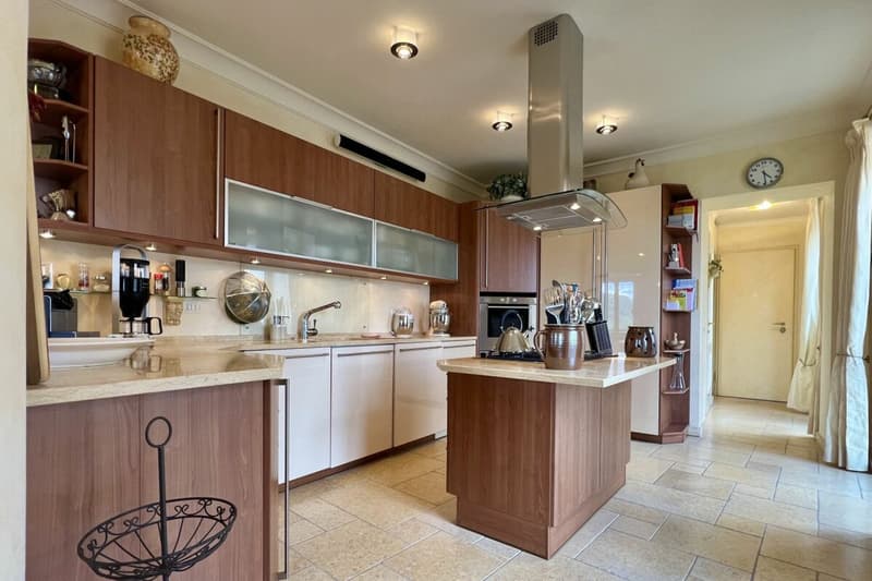 ITALY / Lake di Lugano - Two-bedroom duplex residence with panoramic views over Lake Lugano (9)