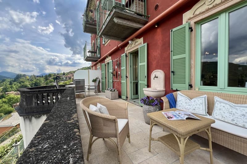 ITALY / Lake di Lugano - Two-bedroom duplex residence with panoramic views over Lake Lugano (28)
