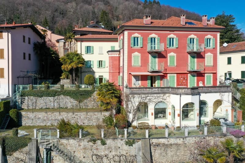 A spacious two-room flat in a refurbished building, situated in a beautiful, sunny location in Viconago-Cadegliano (3)