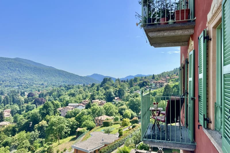 A spacious two-room flat in a refurbished building, situated in a beautiful, sunny location in Viconago-Cadegliano (19)