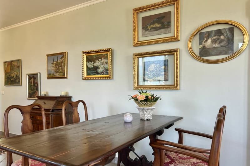 A spacious two-room flat in a refurbished building, situated in a beautiful, sunny location in Viconago-Cadegliano (24)