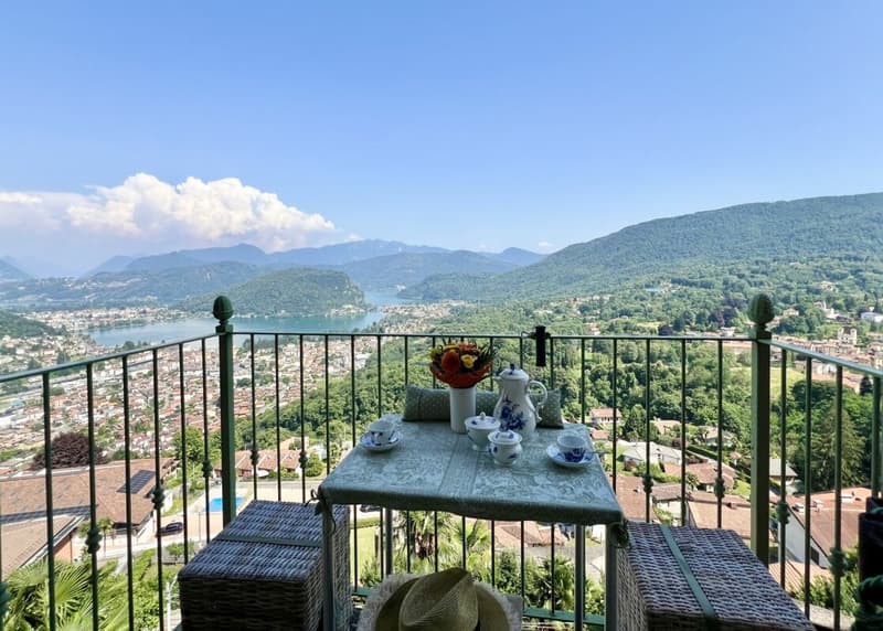 A spacious two-room flat in a refurbished building, situated in a beautiful, sunny location in Viconago-Cadegliano (9)