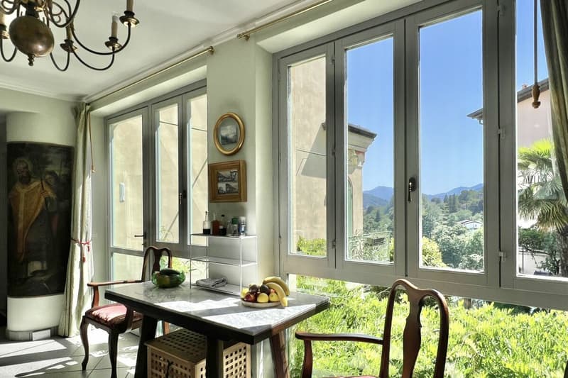 A spacious two-room flat in a refurbished building, situated in a beautiful, sunny location in Viconago-Cadegliano (6)