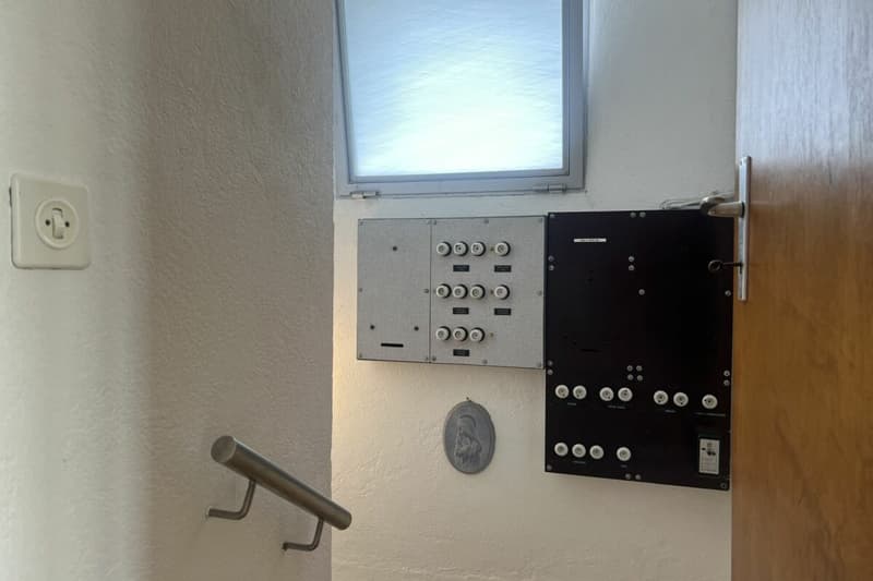 4,5 Zi. Wohnung in Zweifamilienhaus mit 180° Seesicht, grosser Sonnenterrasse & eigenem Garten (26)