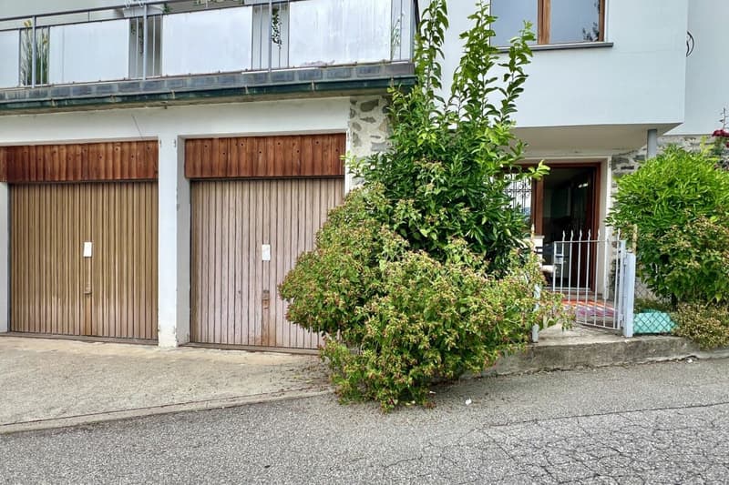 4,5 Zi. Wohnung in Zweifamilienhaus mit 180° Seesicht, grosser Sonnenterrasse & eigenem Garten (44)