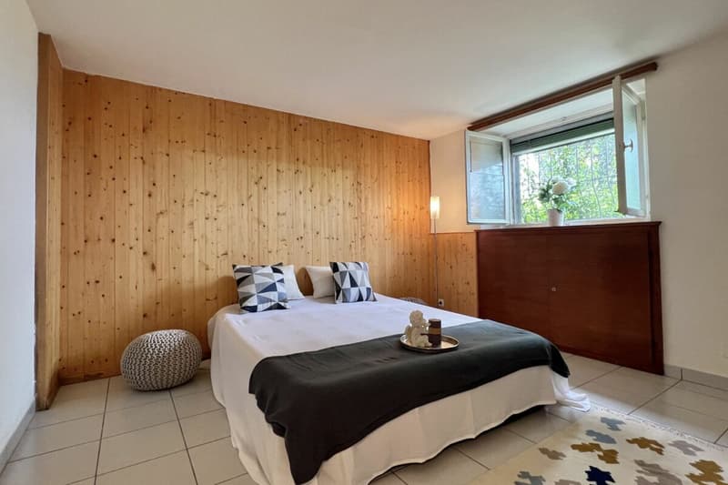 4,5 Zi. Wohnung in Zweifamilienhaus mit 180° Seesicht, grosser Sonnenterrasse & eigenem Garten (33)