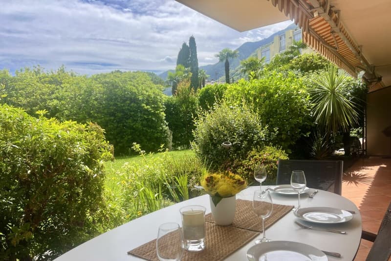 Elegante Ferienwohnung mit grosser Terrasse, Gemeinschaftspool und direktem Seezugang (9)