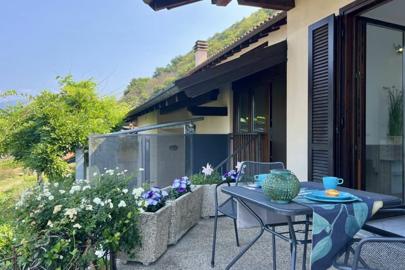 ITALIEN - Lago Maggiore, Nähe Schweizer Grenze, Doppelhaushälfte mit Seesicht (28)