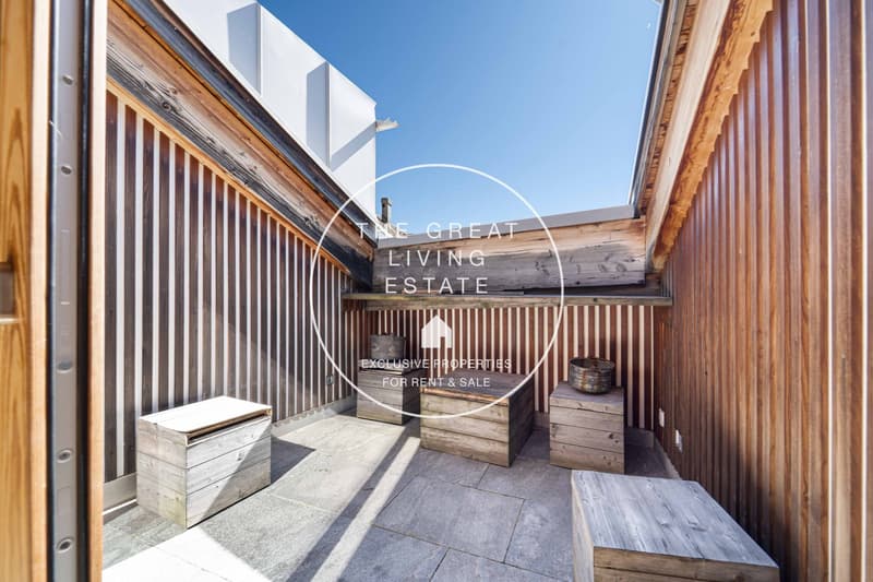 wooden storage boxes, wooden benches, open roof, wooden walls