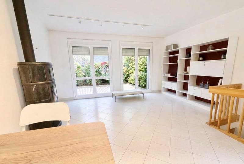 Affascinante duplex indipendente di 2 locali con giardino e spese forfait (9)