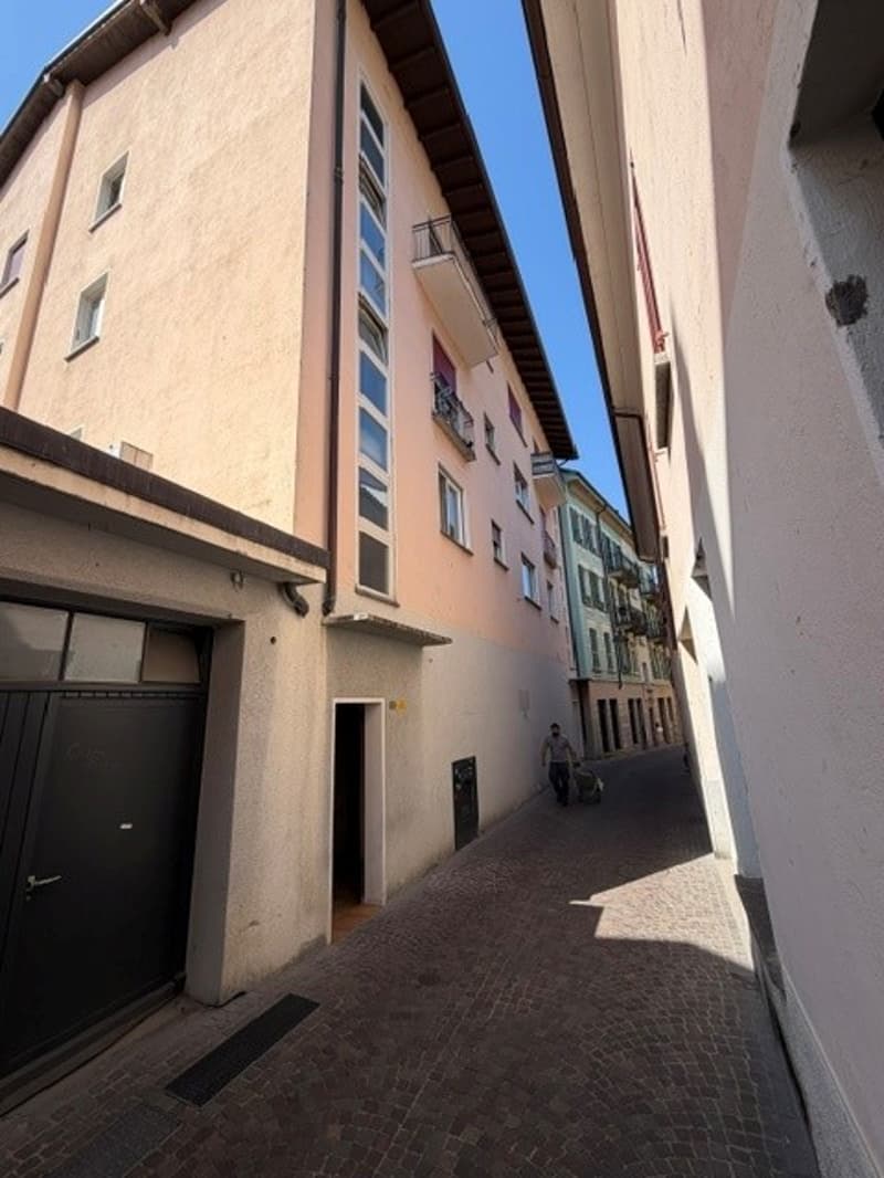 Affascinante monolocale con balcone nel cuore di Locarno (11)
