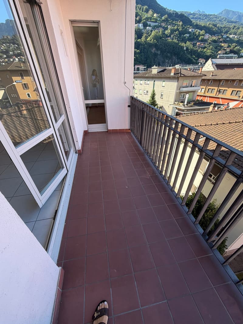 Appartamento con balcone e vista sulle montagne (3)