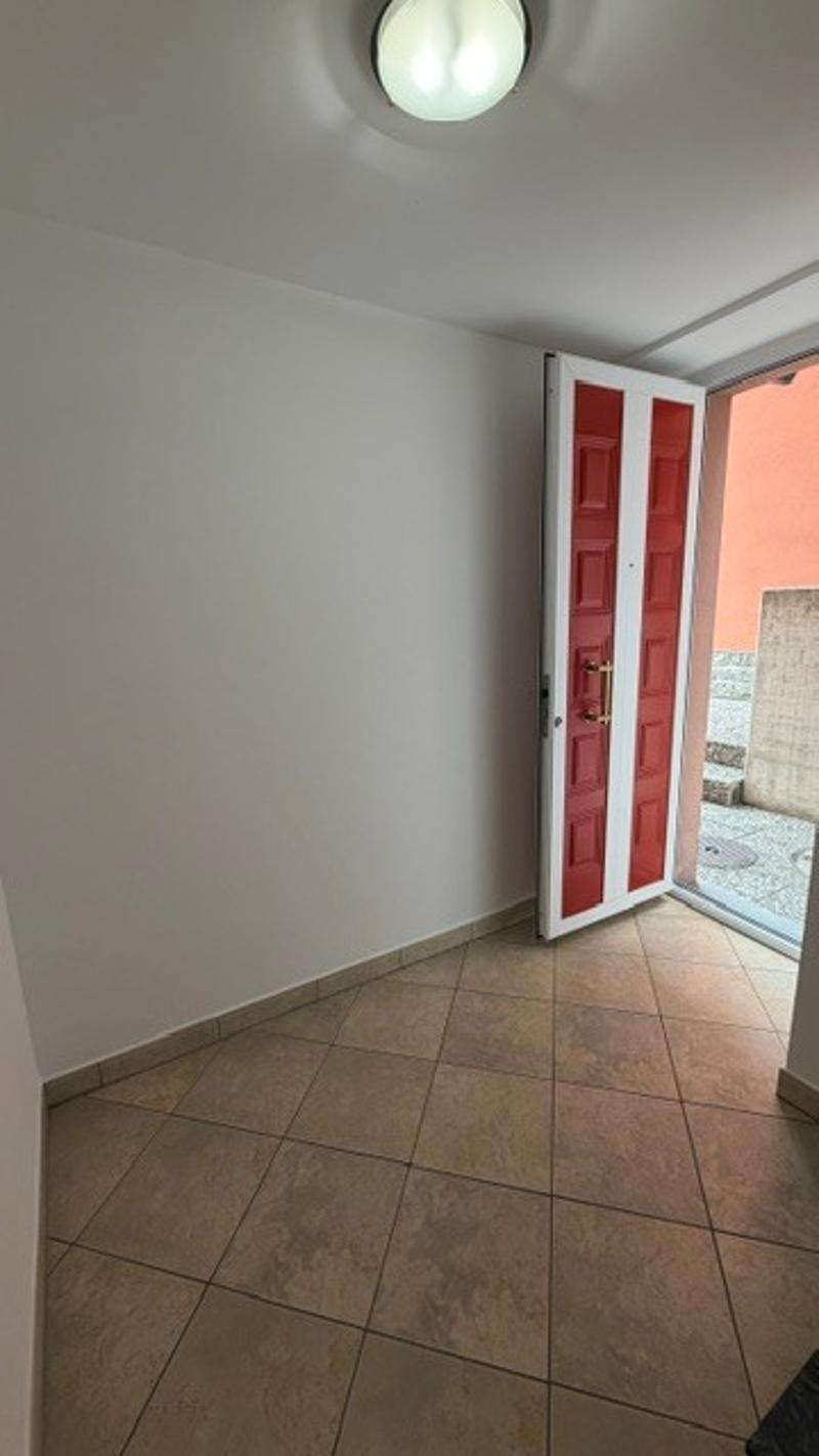 Grande, in quartiere tranquillo (14)