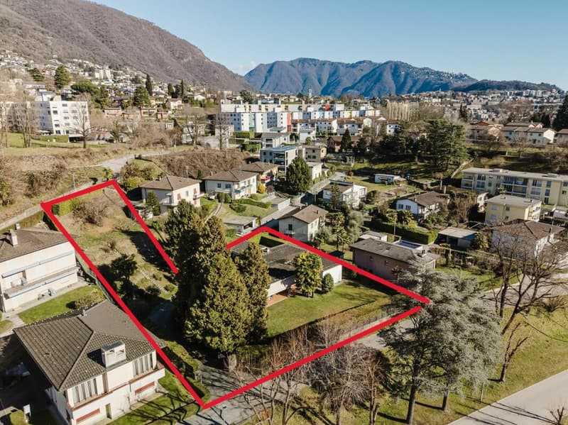 Splendida villa signorile immersa nel verde del proprio parco (2)