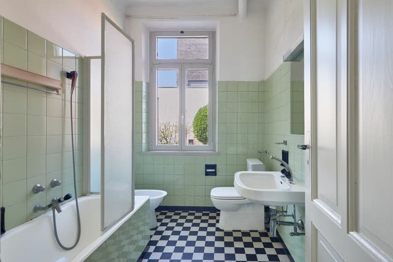 Villa stile Liberty con giardino e tre unità abitative - ideale anche come investimento (8)