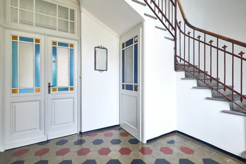 Villa stile Liberty con giardino e tre unità abitative - ideale anche come investimento (3)