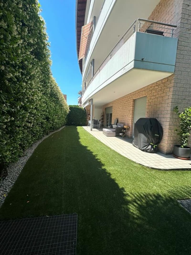Posizione privilegiata con terrazza e ampio giardino (1)