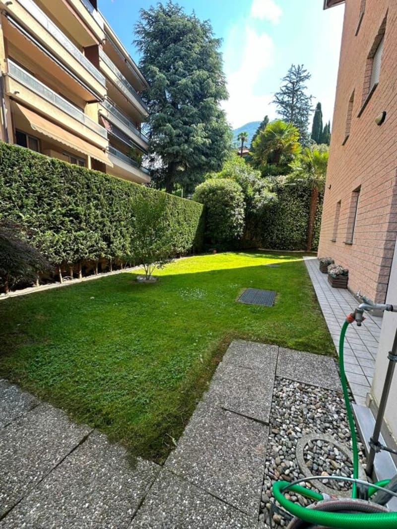 Posizione privilegiata con terrazza e ampio giardino (15)