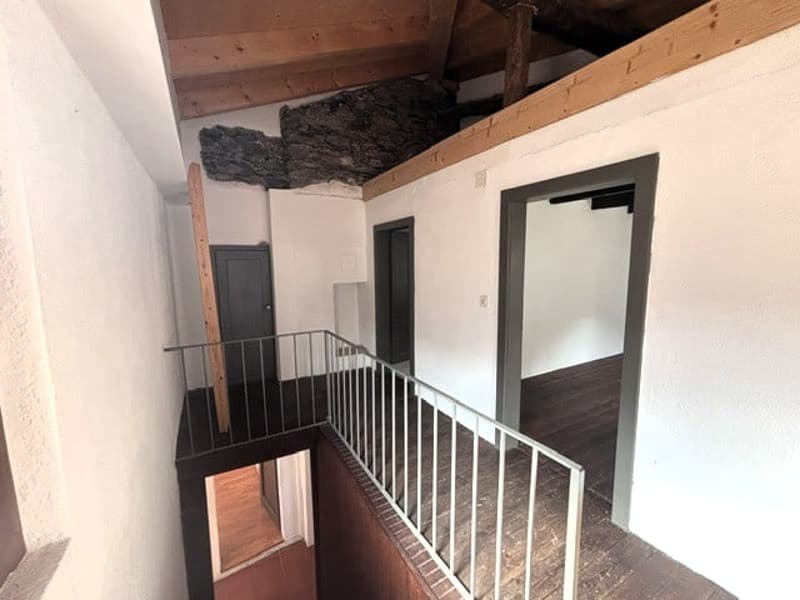 Rustica casa in pietra nel nucleo del paese (10)