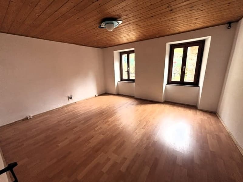 Rustica casa in pietra nel nucleo del paese (8)
