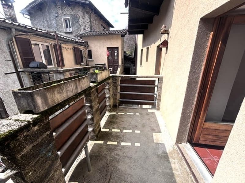 Rustica casa in pietra nel nucleo del paese (11)