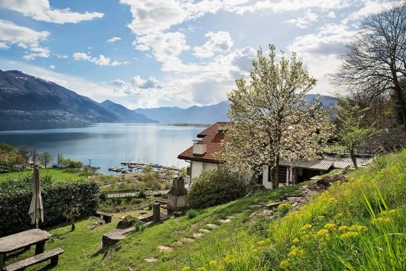 Appartamento di 3.5 locali con vista lago (2)