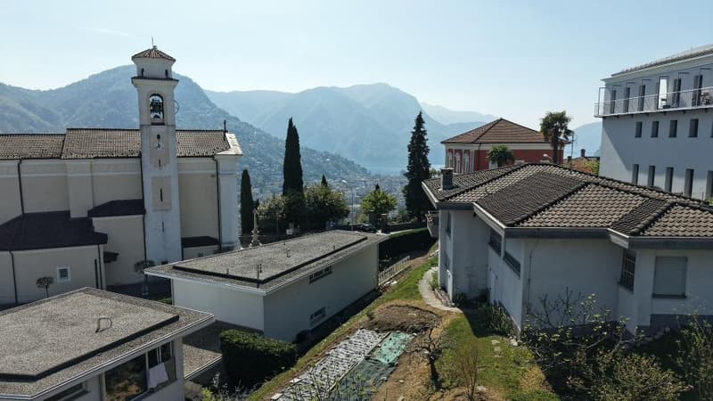Prestigioso appartamento VISTA CITTÀ E LAGO con ampio terrazzo e giardino privato (6)