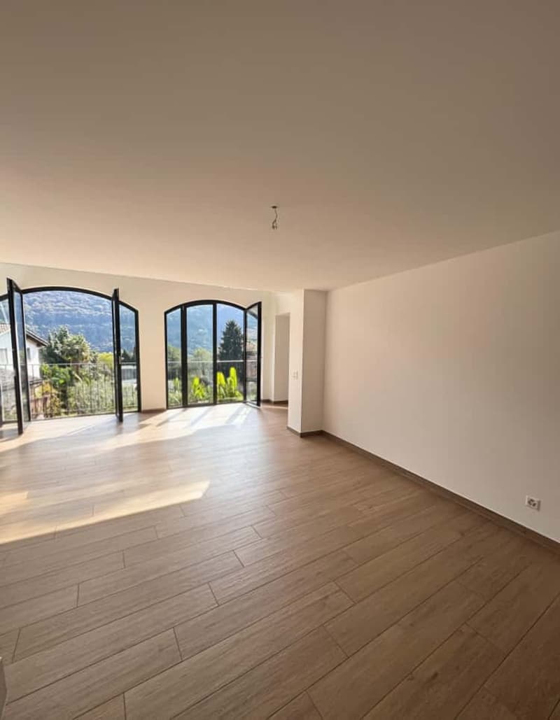 Elegante Duplex di 4.5 Locali con Vista Panoramica a Barbengo (2)