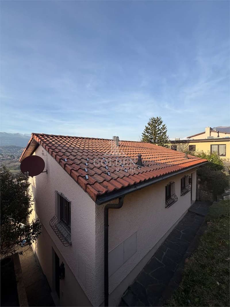 Casa bifamiliare con 2 × 3,5 locali più casa di 2,5 locali con giardin (3)